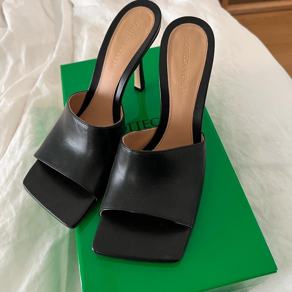 Bottega Veneta stretch heels